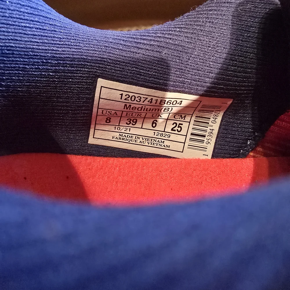 Brooks Women's Pink and Navy Running Shoes - Picture 5 of 8